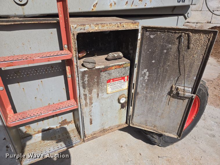 image for item DP6220 Skyjack SJ 8841 scissor lift