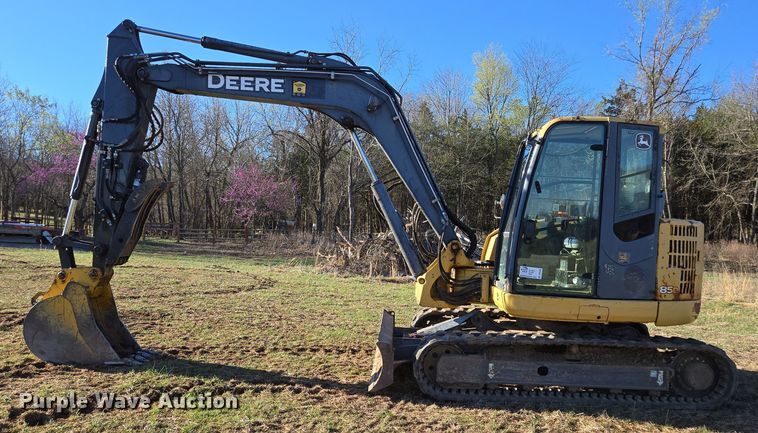 image for item DP6232 2010 John Deere 85D mini excavator