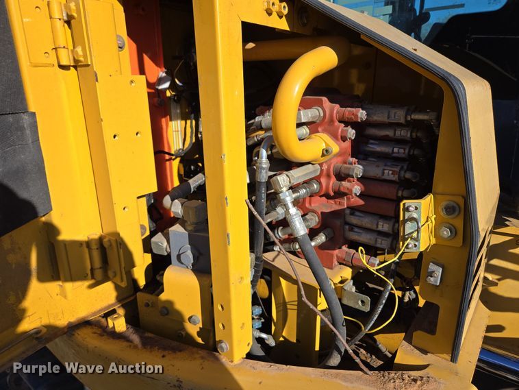 image for item DP6232 2010 John Deere 85D mini excavator