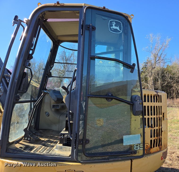 image for item DP6232 2010 John Deere 85D mini excavator