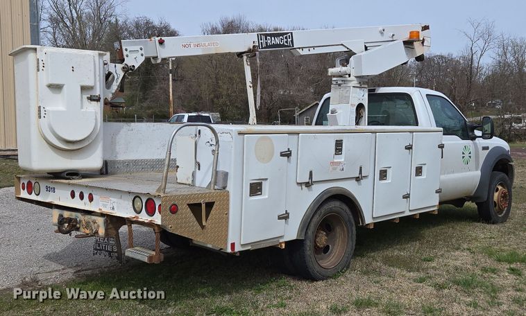 image for item DP6238 2005 Ford F450 Super Duty bucket truck