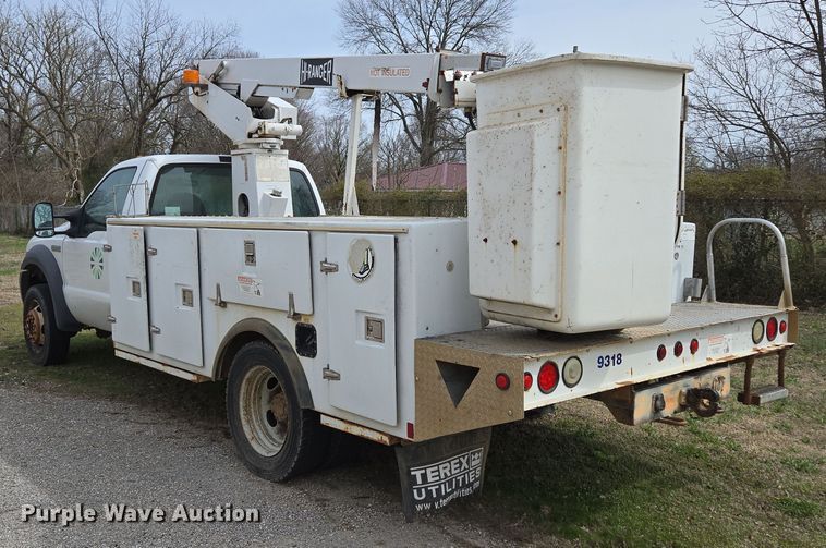image for item DP6238 2005 Ford F450 Super Duty bucket truck