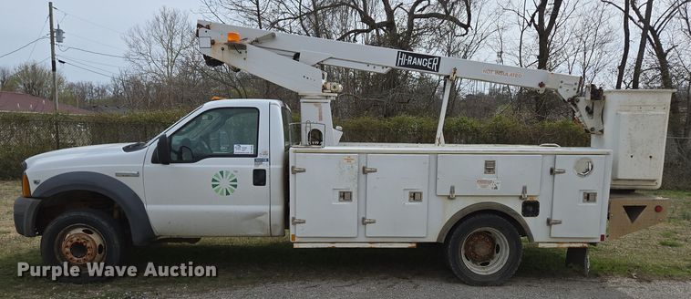 image for item DP6238 2005 Ford F450 Super Duty bucket truck