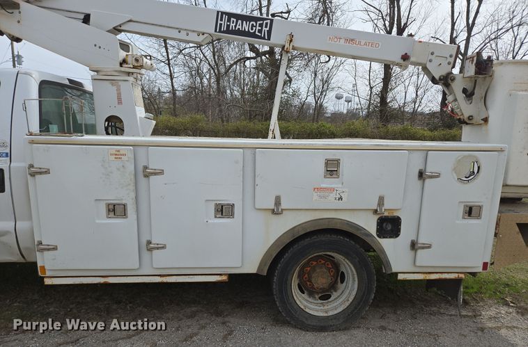 image for item DP6238 2005 Ford F450 Super Duty bucket truck
