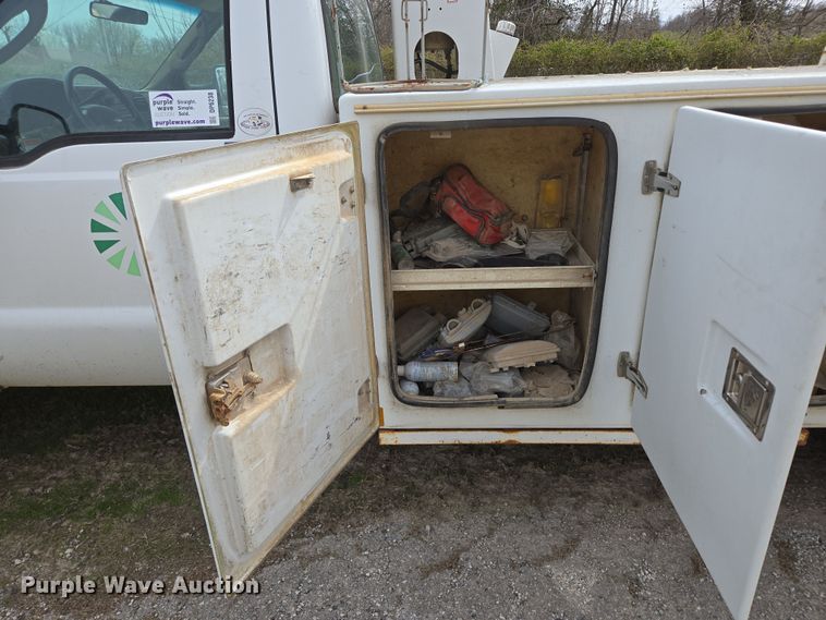 image for item DP6238 2005 Ford F450 Super Duty bucket truck