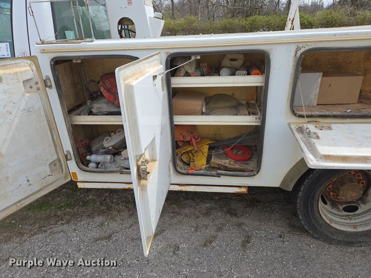 image for item DP6238 2005 Ford F450 Super Duty bucket truck