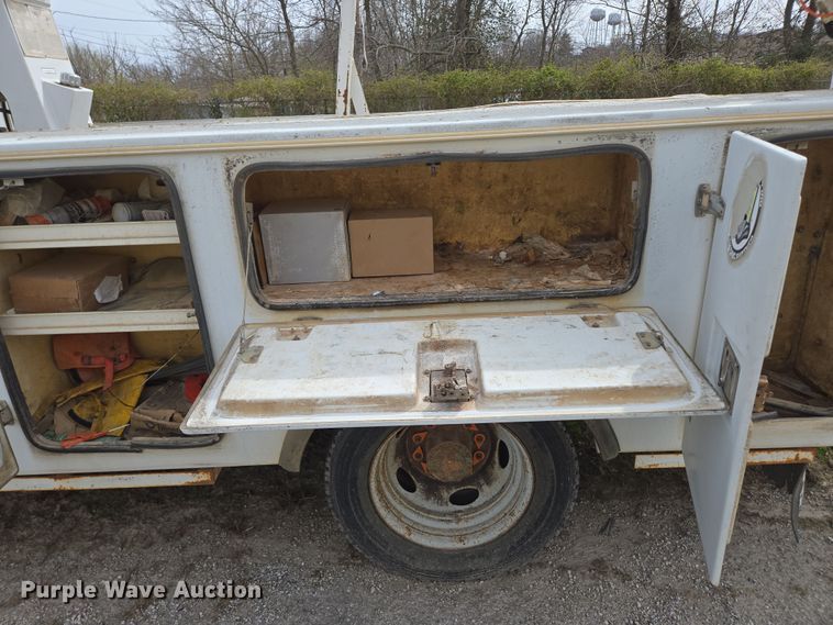 image for item DP6238 2005 Ford F450 Super Duty bucket truck