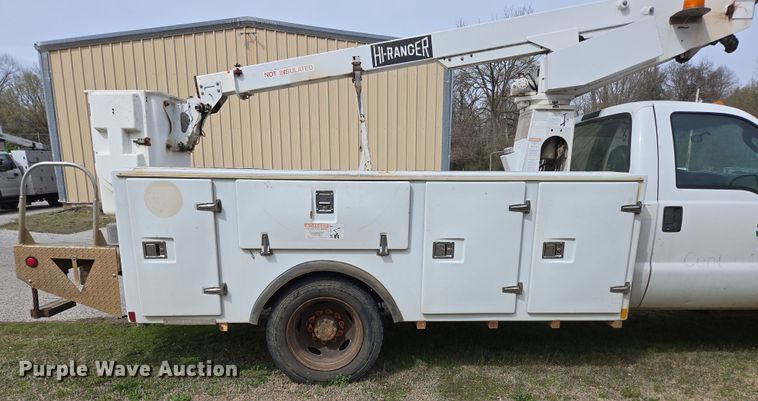 image for item DP6238 2005 Ford F450 Super Duty bucket truck
