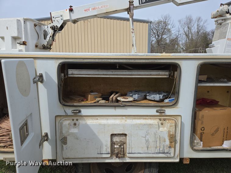 image for item DP6238 2005 Ford F450 Super Duty bucket truck