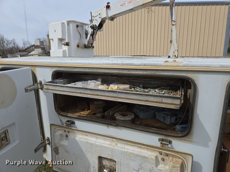 image for item DP6238 2005 Ford F450 Super Duty bucket truck