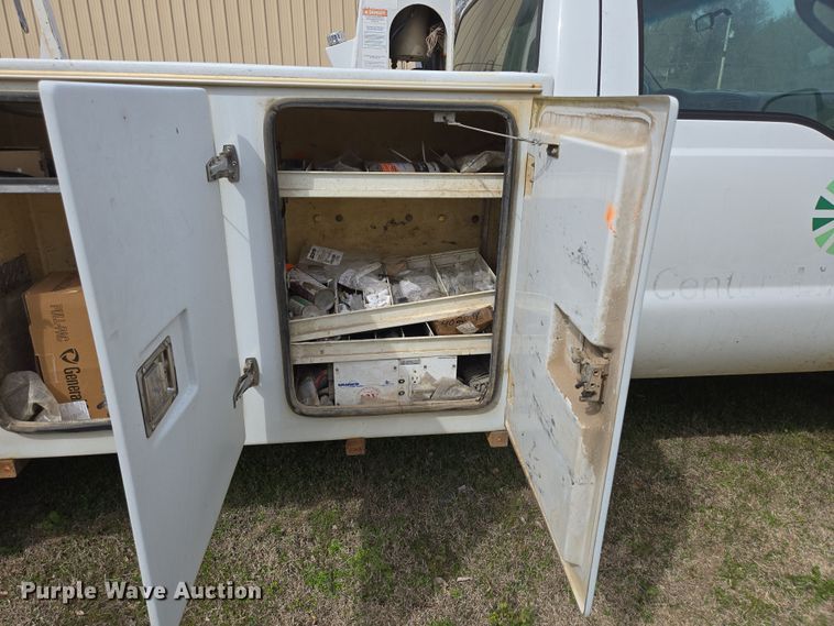 image for item DP6238 2005 Ford F450 Super Duty bucket truck