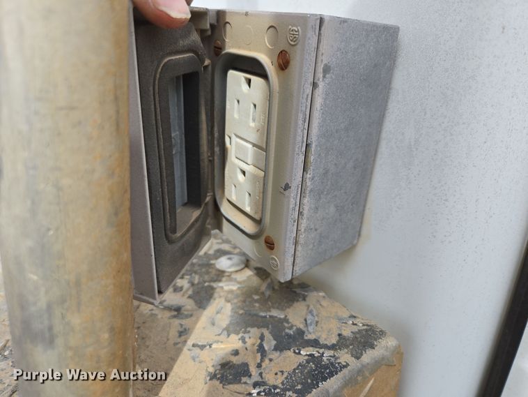 image for item DP6238 2005 Ford F450 Super Duty bucket truck