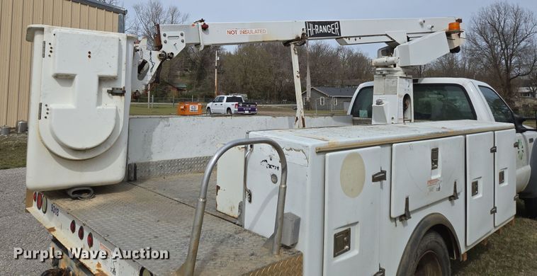 image for item DP6238 2005 Ford F450 Super Duty bucket truck