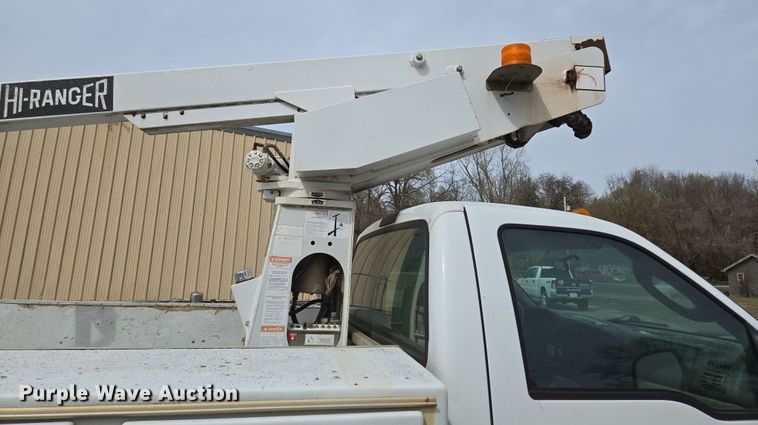 image for item DP6238 2005 Ford F450 Super Duty bucket truck