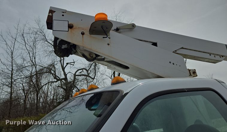 image for item DP6238 2005 Ford F450 Super Duty bucket truck