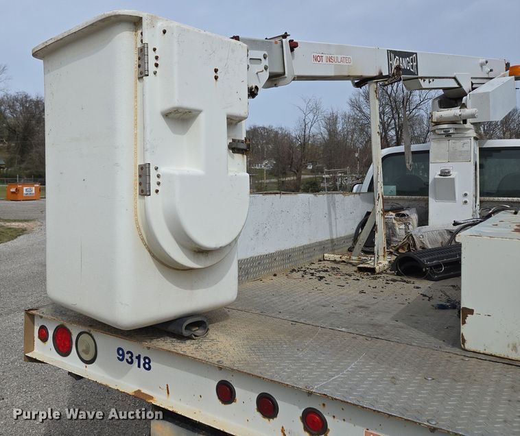 image for item DP6238 2005 Ford F450 Super Duty bucket truck