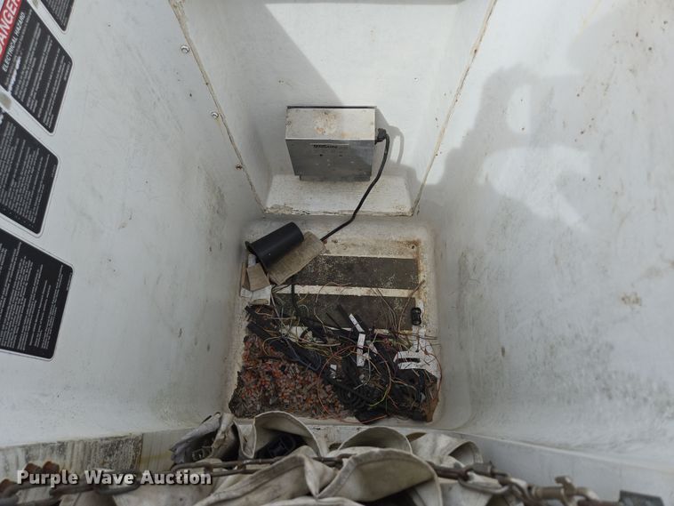 image for item DP6238 2005 Ford F450 Super Duty bucket truck