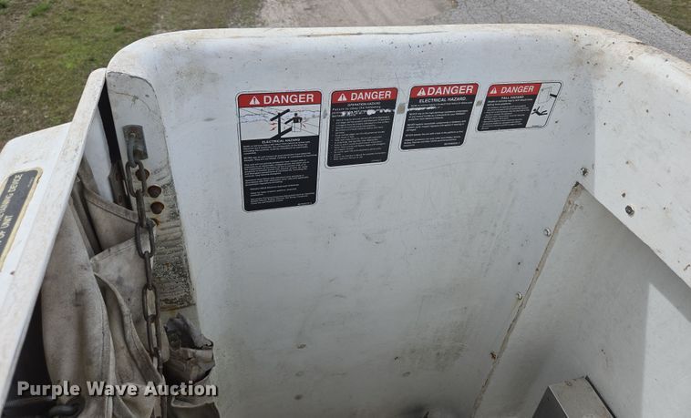 image for item DP6238 2005 Ford F450 Super Duty bucket truck