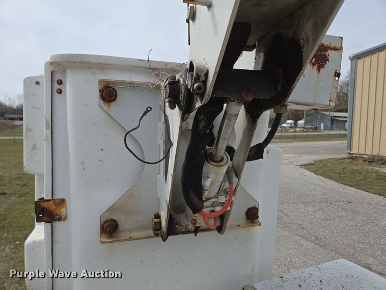 image for item DP6238 2005 Ford F450 Super Duty bucket truck