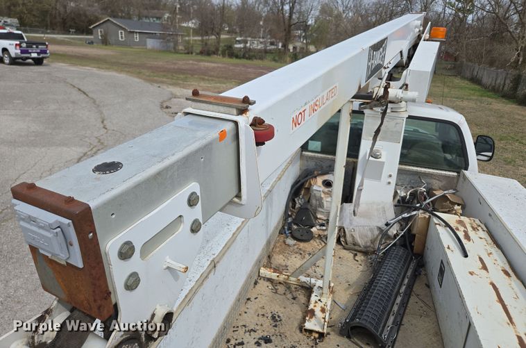 image for item DP6238 2005 Ford F450 Super Duty bucket truck