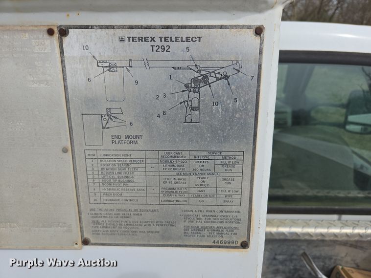 image for item DP6238 2005 Ford F450 Super Duty bucket truck