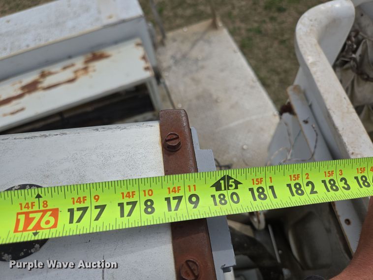 image for item DP6238 2005 Ford F450 Super Duty bucket truck