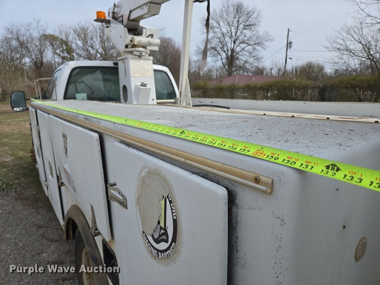 image for item DP6238 2005 Ford F450 Super Duty bucket truck
