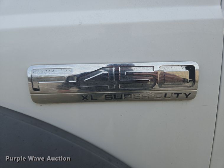 image for item DP6238 2005 Ford F450 Super Duty bucket truck