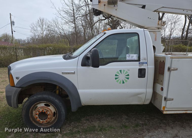 image for item DP6238 2005 Ford F450 Super Duty bucket truck