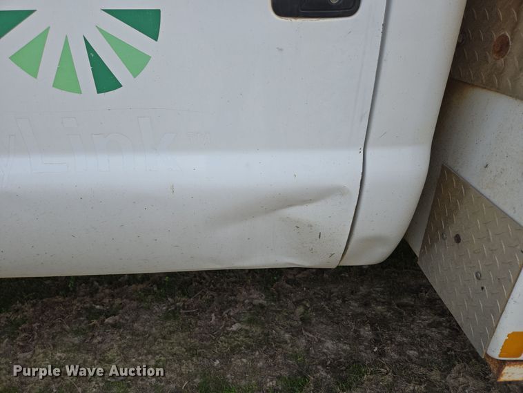 image for item DP6238 2005 Ford F450 Super Duty bucket truck