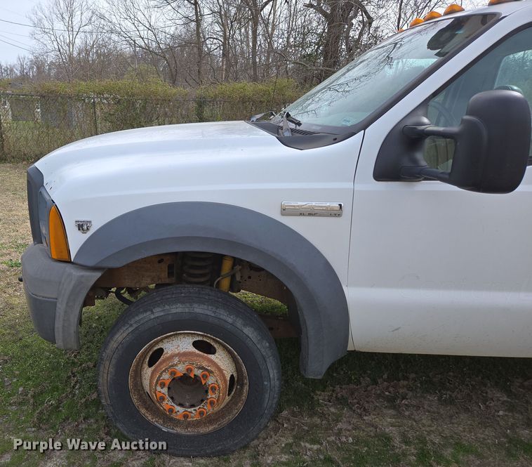 image for item DP6238 2005 Ford F450 Super Duty bucket truck