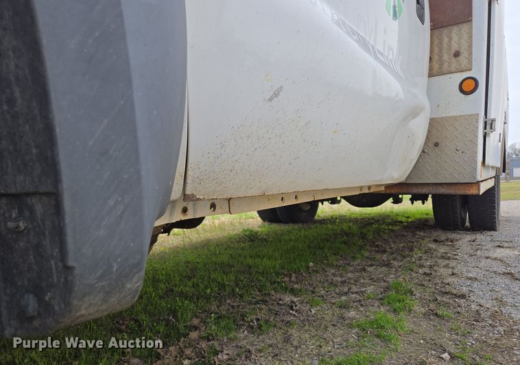 image for item DP6238 2005 Ford F450 Super Duty bucket truck