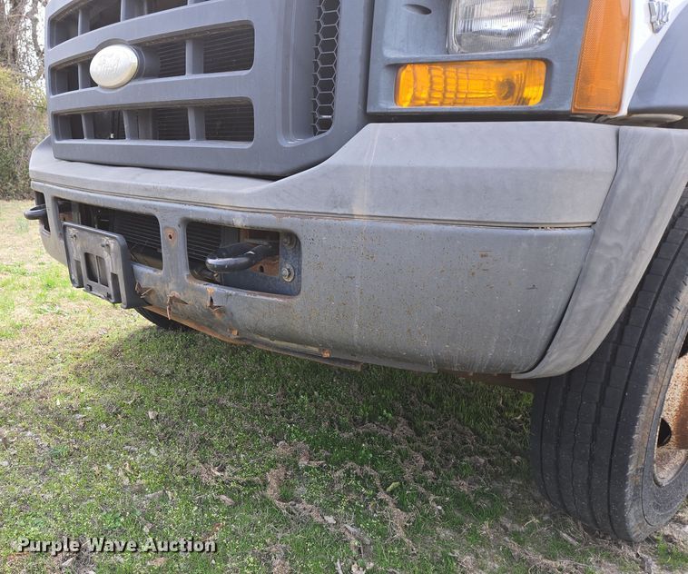 image for item DP6238 2005 Ford F450 Super Duty bucket truck