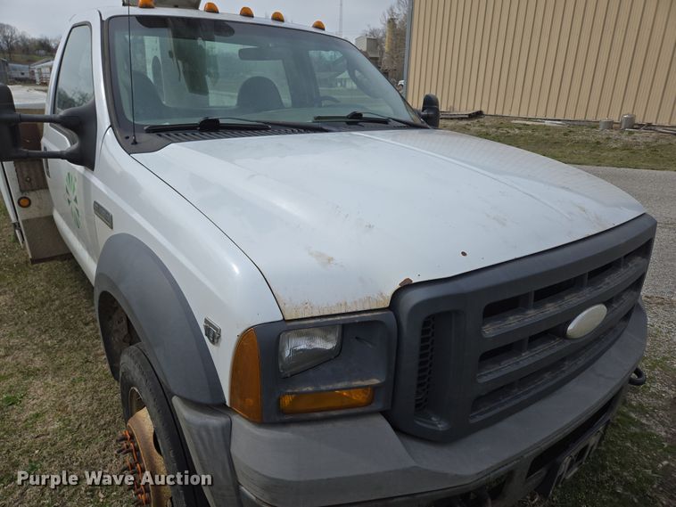 image for item DP6238 2005 Ford F450 Super Duty bucket truck