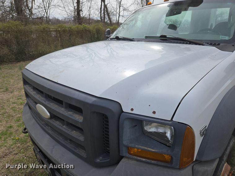 image for item DP6238 2005 Ford F450 Super Duty bucket truck