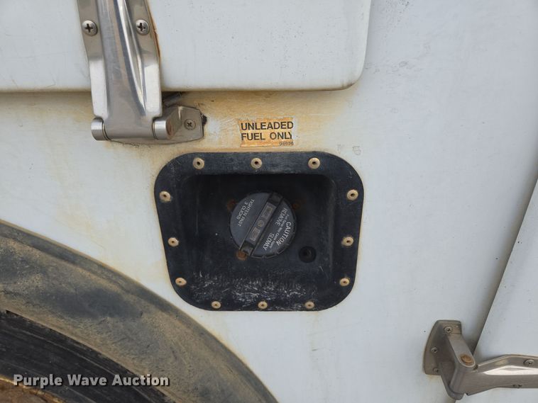 image for item DP6238 2005 Ford F450 Super Duty bucket truck