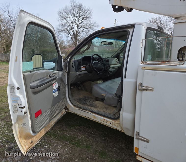 image for item DP6238 2005 Ford F450 Super Duty bucket truck