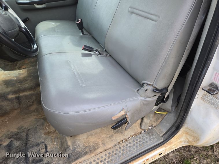 image for item DP6238 2005 Ford F450 Super Duty bucket truck