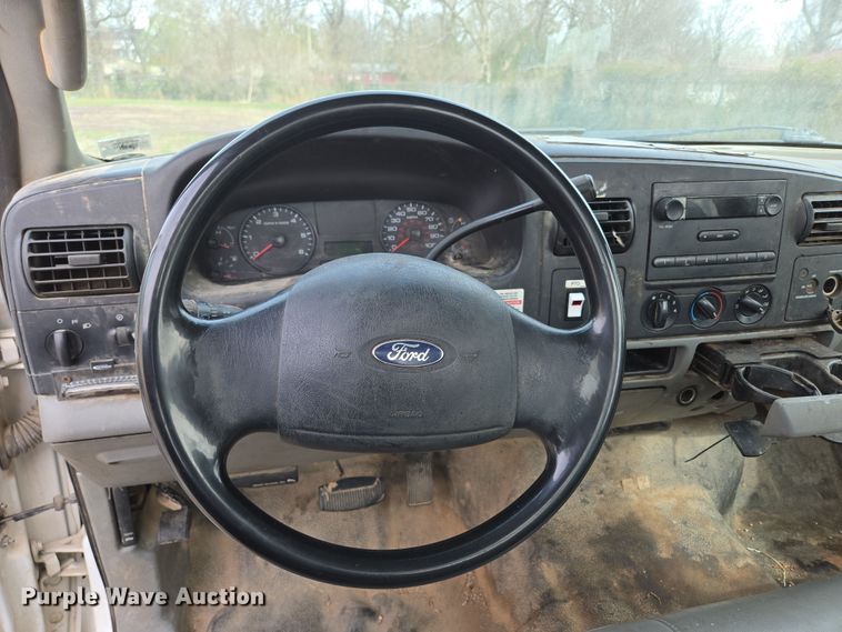 image for item DP6238 2005 Ford F450 Super Duty bucket truck