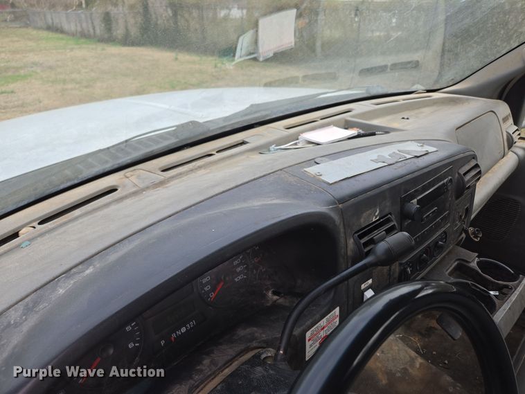 image for item DP6238 2005 Ford F450 Super Duty bucket truck