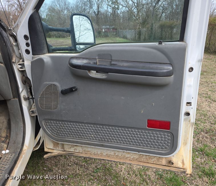 image for item DP6238 2005 Ford F450 Super Duty bucket truck