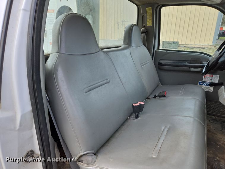 image for item DP6238 2005 Ford F450 Super Duty bucket truck