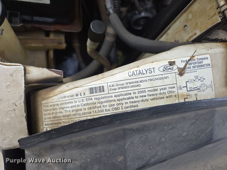 image for item DP6238 2005 Ford F450 Super Duty bucket truck