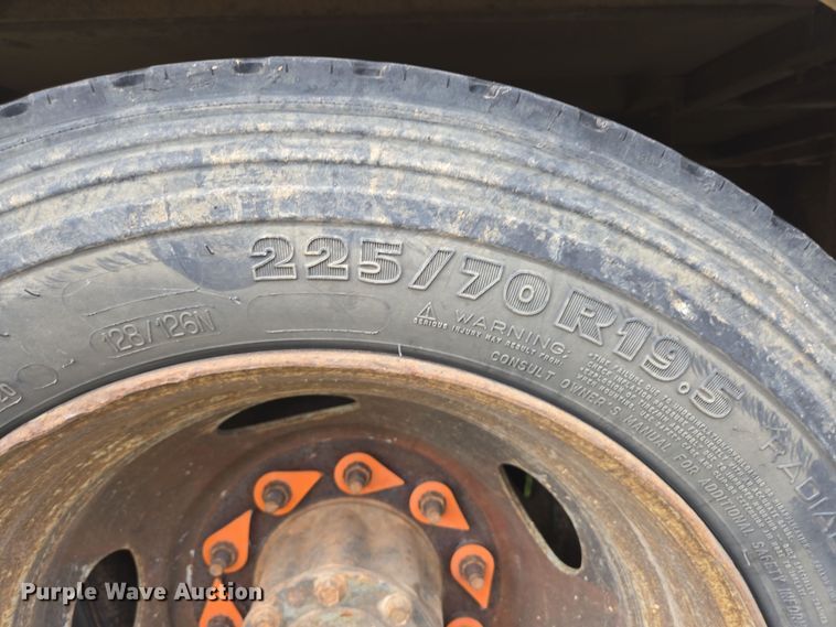 image for item DP6238 2005 Ford F450 Super Duty bucket truck