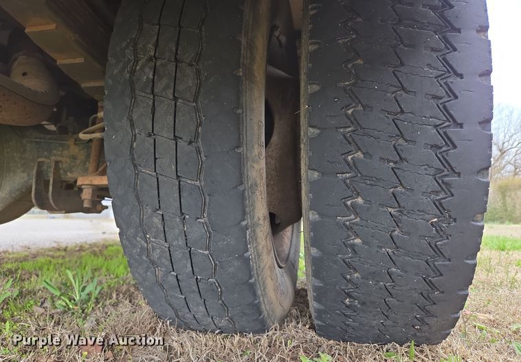 image for item DP6238 2005 Ford F450 Super Duty bucket truck