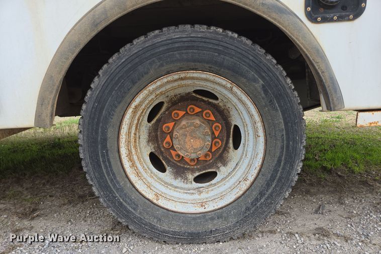 image for item DP6238 2005 Ford F450 Super Duty bucket truck