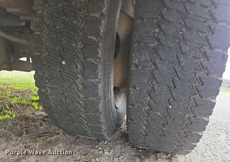 image for item DP6238 2005 Ford F450 Super Duty bucket truck