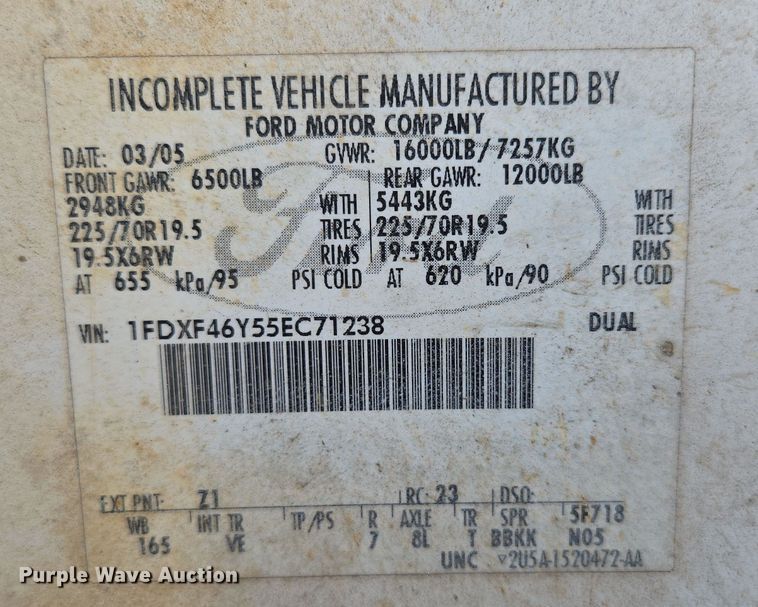 image for item DP6238 2005 Ford F450 Super Duty bucket truck