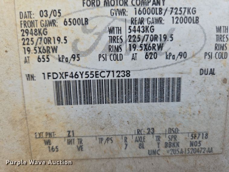 image for item DP6238 2005 Ford F450 Super Duty bucket truck