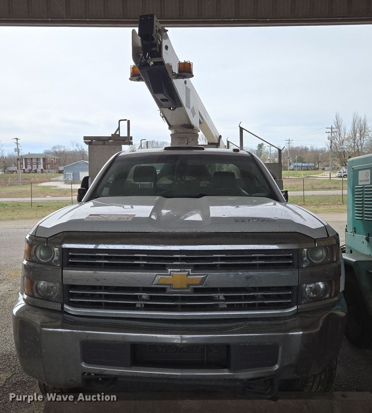 image for item DP6239 2017 Chevrolet Silverado 3500HD bucket truck